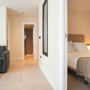 apartamento-con-vistas-al-mar-y-puerto-deportivo.es-andalucia.com/